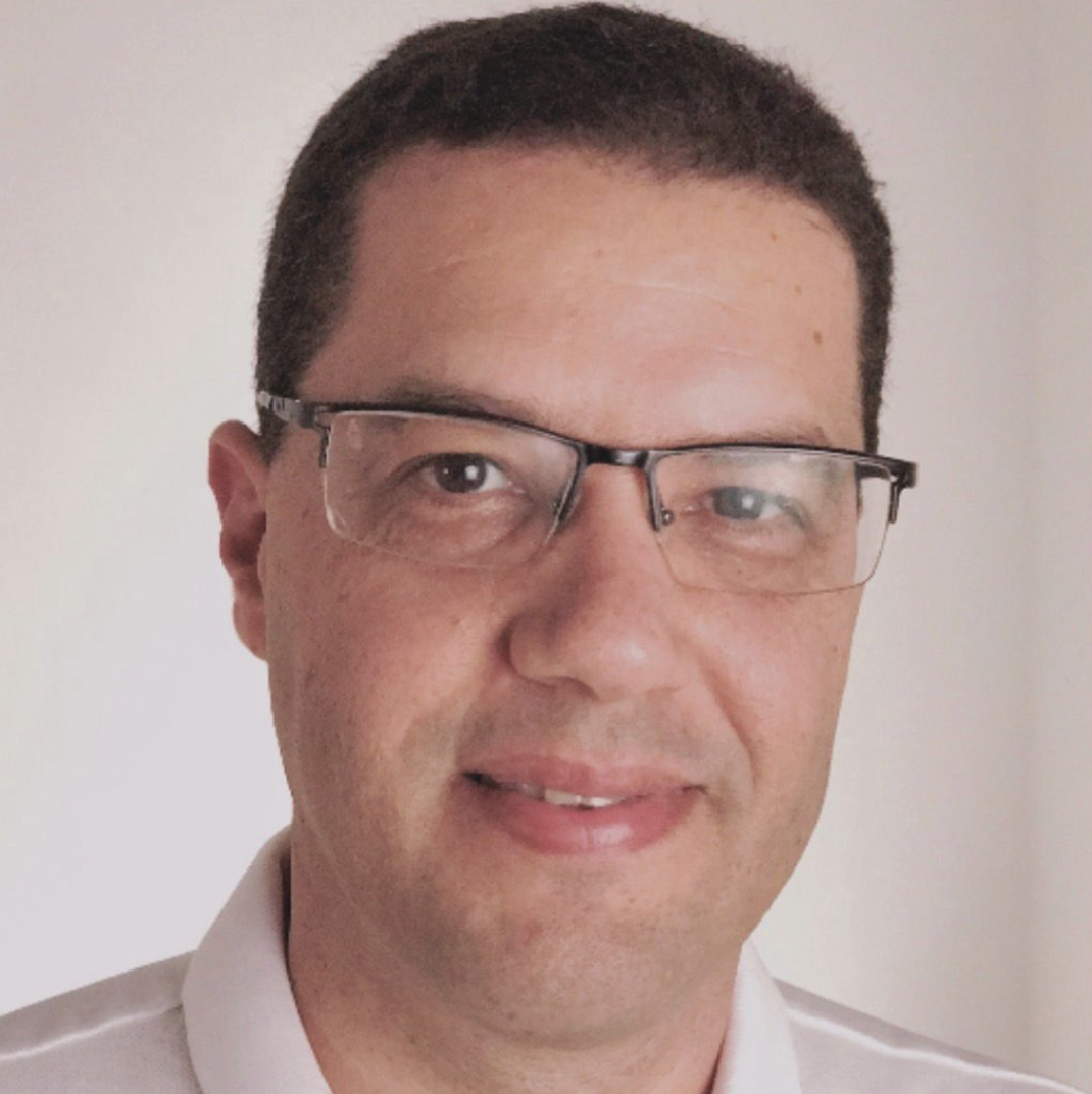 PROF. DR. CLÁUDIO R. LELES